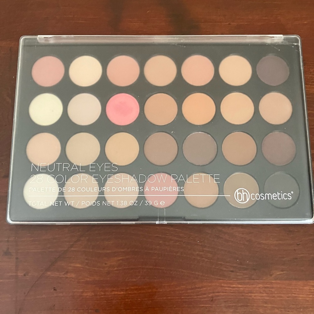 🐞BH Cosmetics Neutral Eyeshadow Palette with Pink and Brown Tones